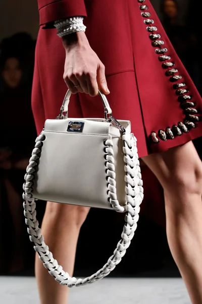 Look 24